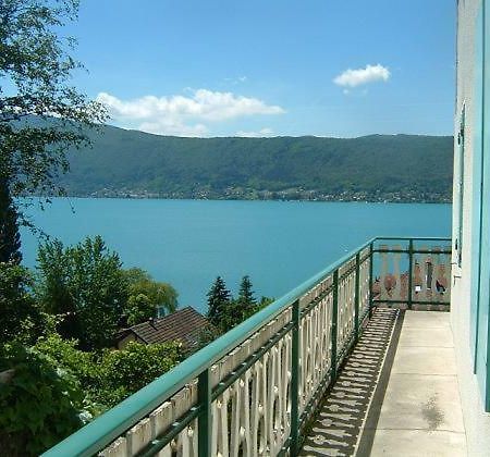 Villa Le Lac Cottage Au Bord Du Lac D'Annecy - Chambre Chez L'Habitant - Les Terrasses Du Lac Veyrier-du-Lac Bagian luar foto